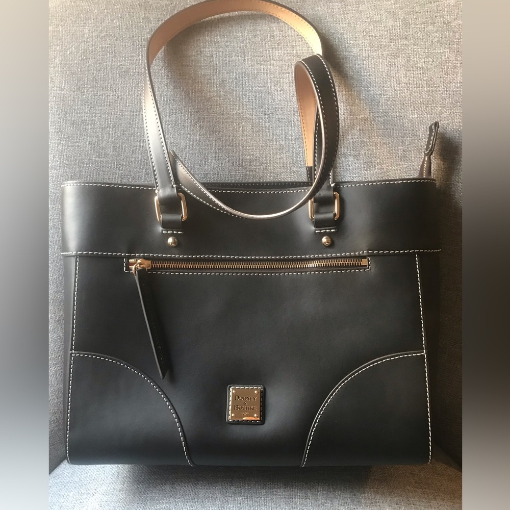 Beautiful Dooney & Burke 100% Authentic All Leather Black Satchel/Tote NWOT.
